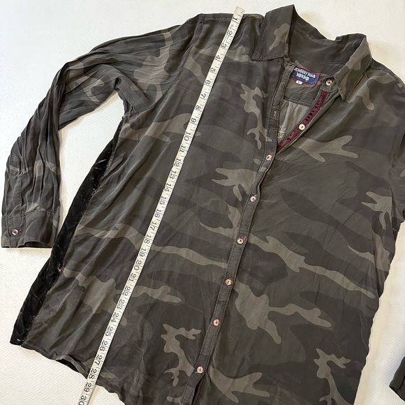 Johnny Was Valentina Velvet Embroidered Back Button Down Camo/Green Size L EUC - Picture 12 of 15